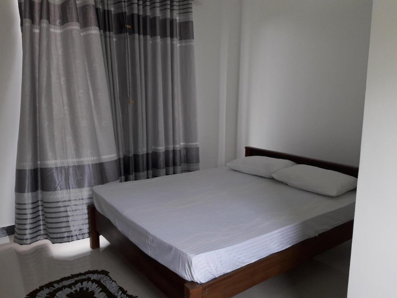 Kanora Lake Resort Maharagama Extérieur photo