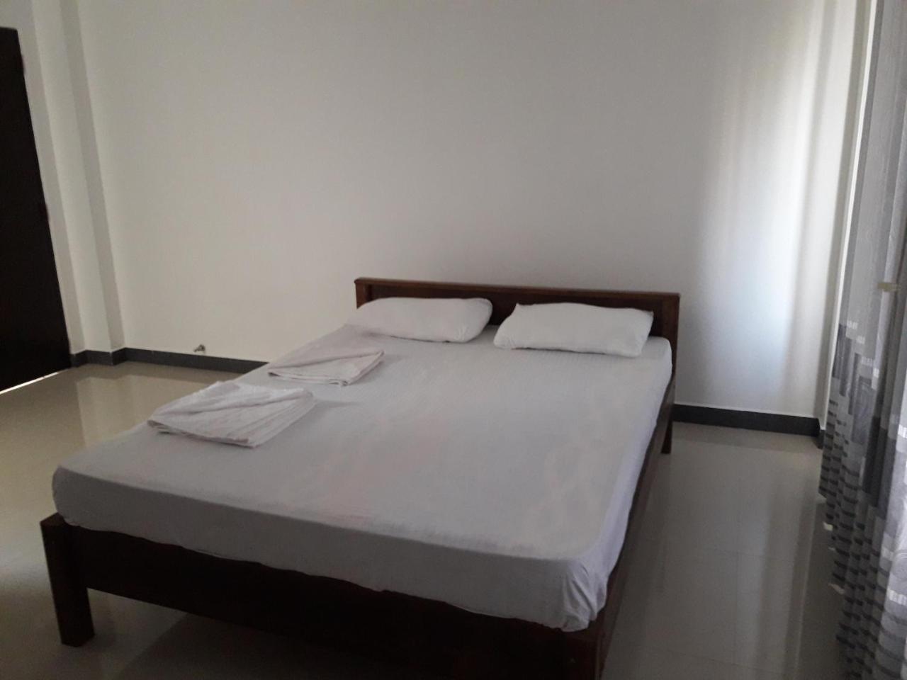 Kanora Lake Resort Maharagama Extérieur photo