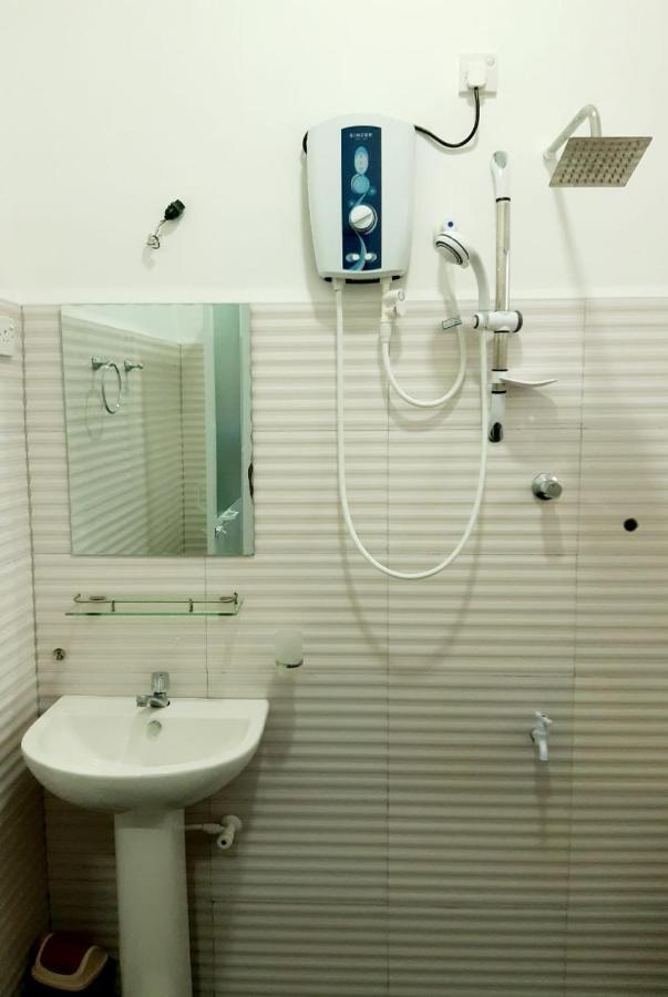 Kanora Lake Resort Maharagama Extérieur photo
