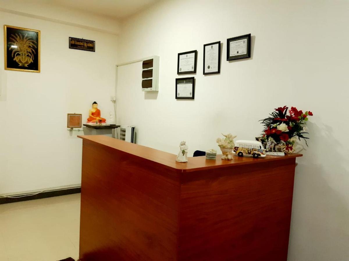 Kanora Lake Resort Maharagama Extérieur photo